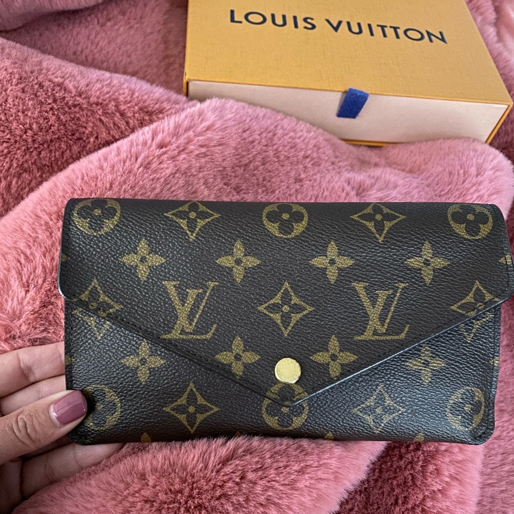 Louis Vuitton wallet Jeanne monogram